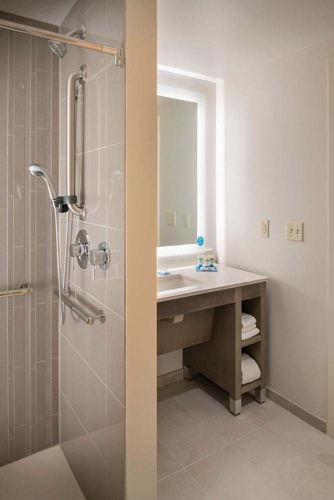 Отель Hyatt House East Moline/Quad Cities Экстерьер фото