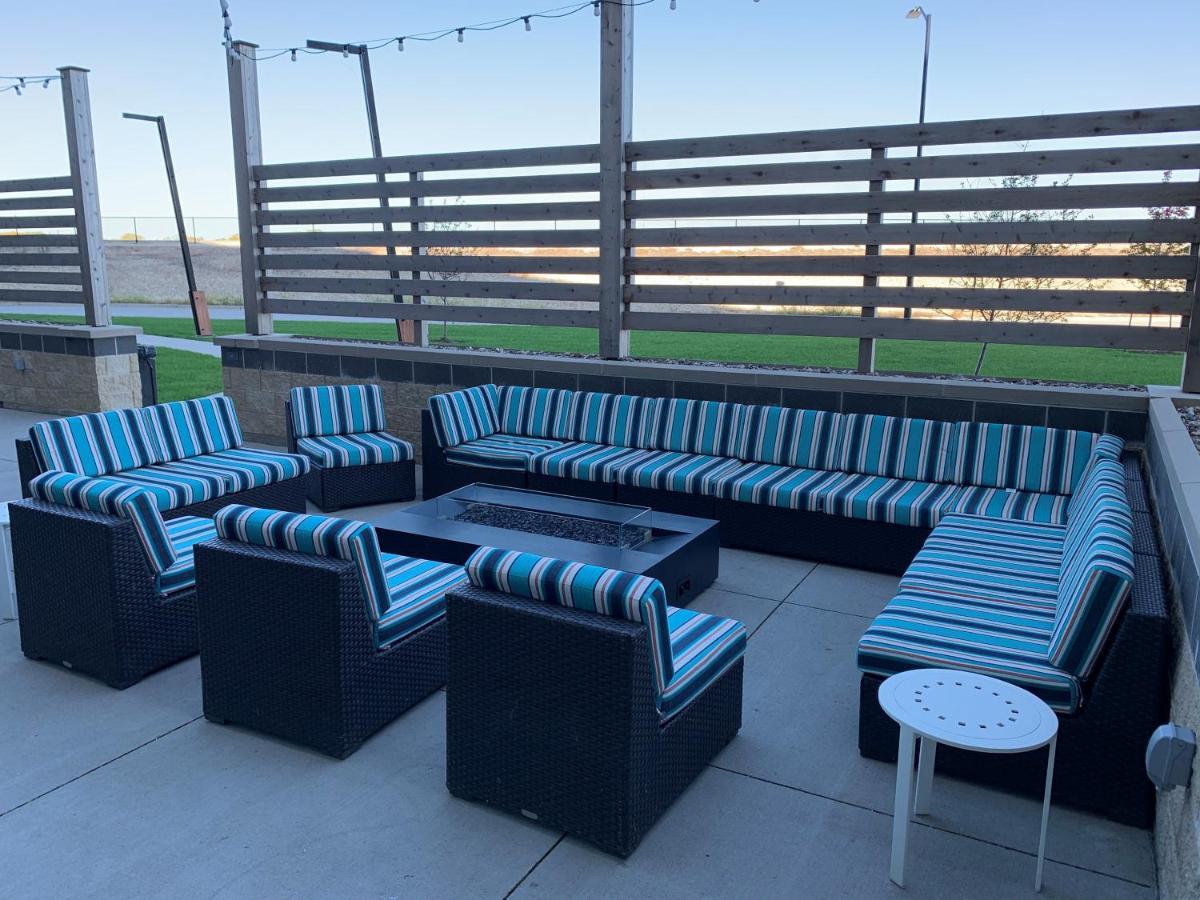 Отель Hyatt House East Moline/Quad Cities Экстерьер фото
